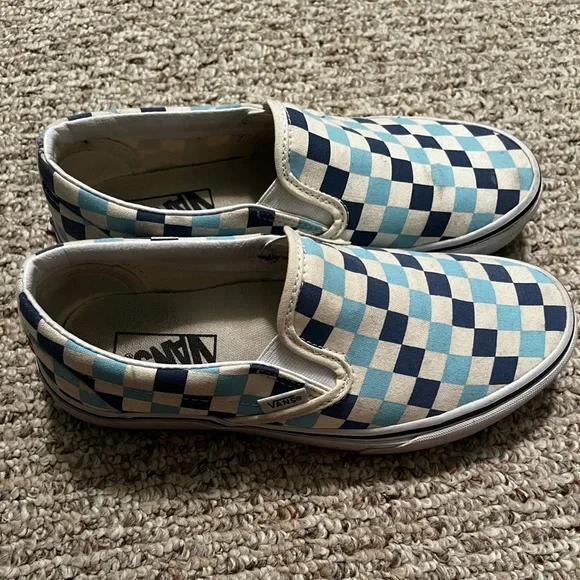Checked vans - Picture 2 of 3
